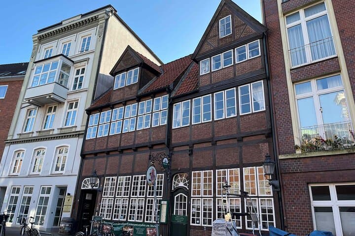 Hamburg's Historical Highlights: A Self-Guided Audio Tour