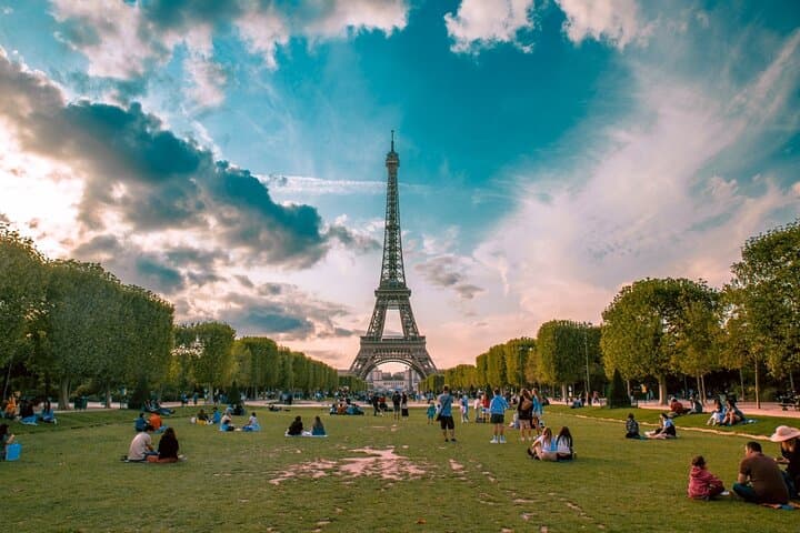 Eiffel Tower Access to 2nd Floor & Summit with Host by Lift