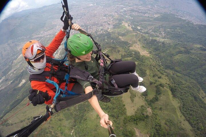 Go Paragliding in Medellín with private transporter service