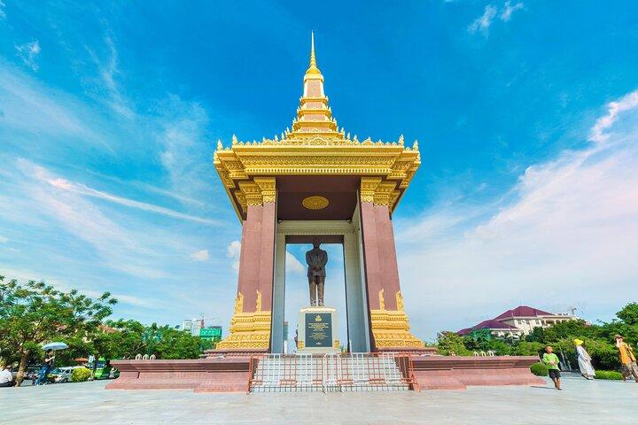 Koh Dach Silk Island and Phnom Penh Full Day Private Tour