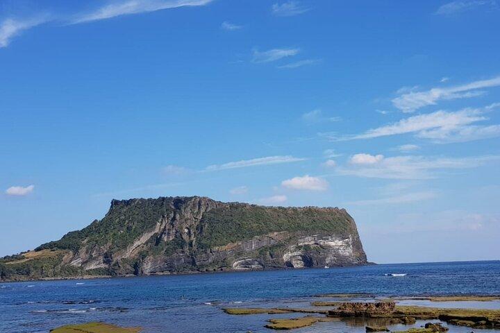 Jeju island Private Tour - UNESCO Day Tour & Haenyeo Performance
