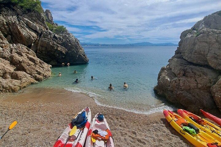 Guided kayak excursion in creeks