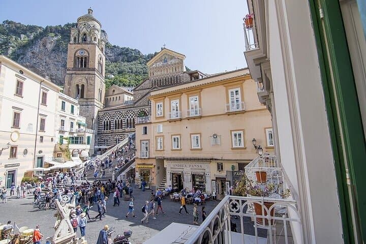 One Day Guided Tour of Amalfi with Departure from Naples