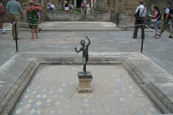 One Day Pompeii and Amalfi Guided Tour from Naples