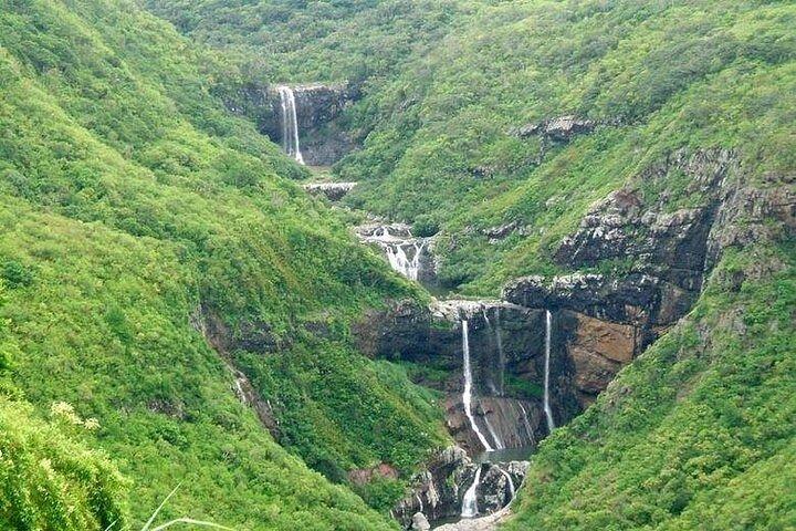 Mauritius Hiking : Tamarind falls ( 7 waterfalls)