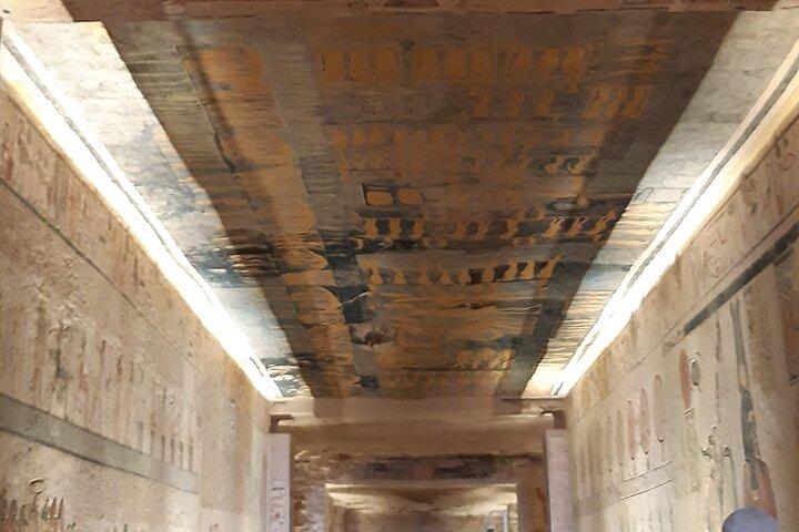 Visit Valley of the Kings, Hatshepsut Temple & Collosi of Memnon