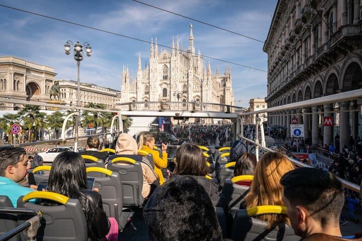 Gray Line Milan Hop-On Hop-Off Tour with Audio Guide
