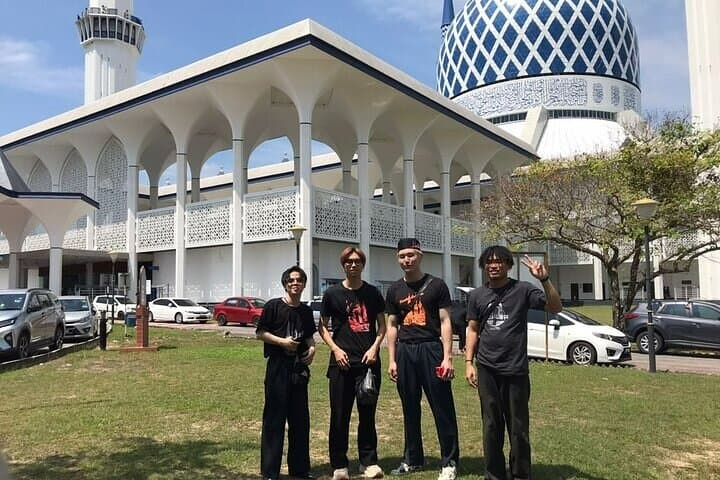 Blue Mosque and Batu Caves Private Tour from Kuala Lumpur