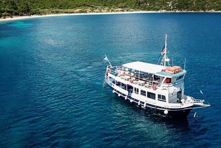 From Sami: Ithaca Daily Cruise with Swim Stop and Snacks