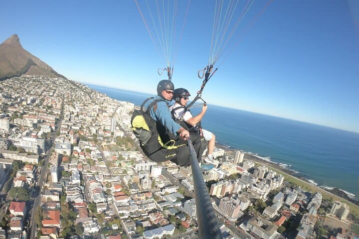 Tandem Paragliding in Cape Town with views of Table Mountain