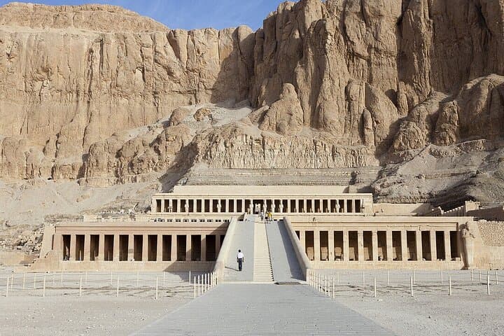 VIP Tour to West Bank Tombs Valley of the Kings & Queens