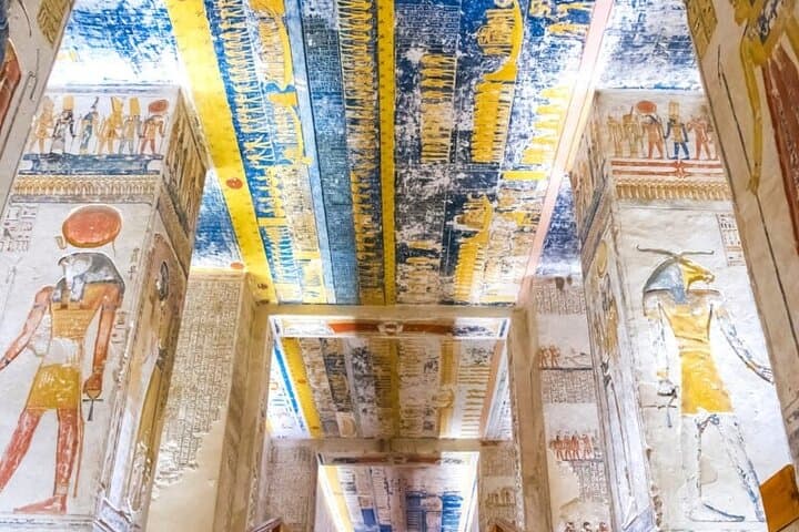 VIP Tour to West Bank Tombs Valley of the Kings & Queens