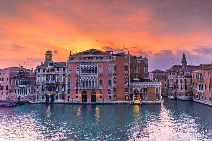 Private Transfer inside Venice from/to airport to/from hotel