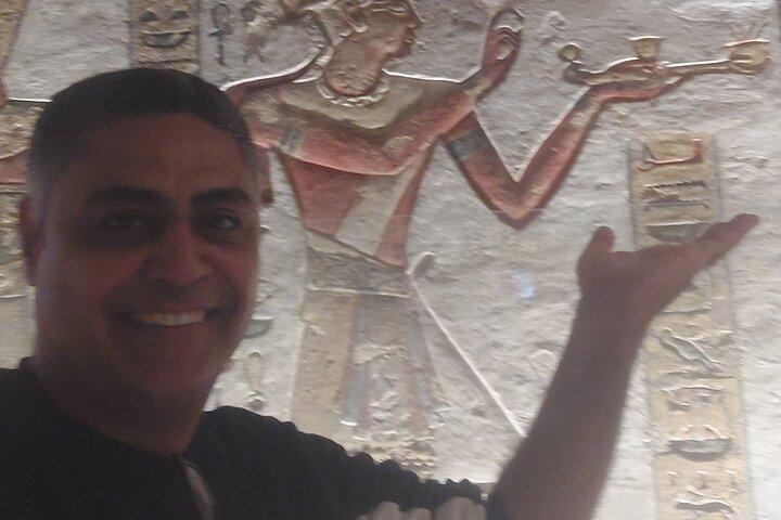 Half Day Tour Giza Pyramids &Sphinx with Expert Private Tourguide