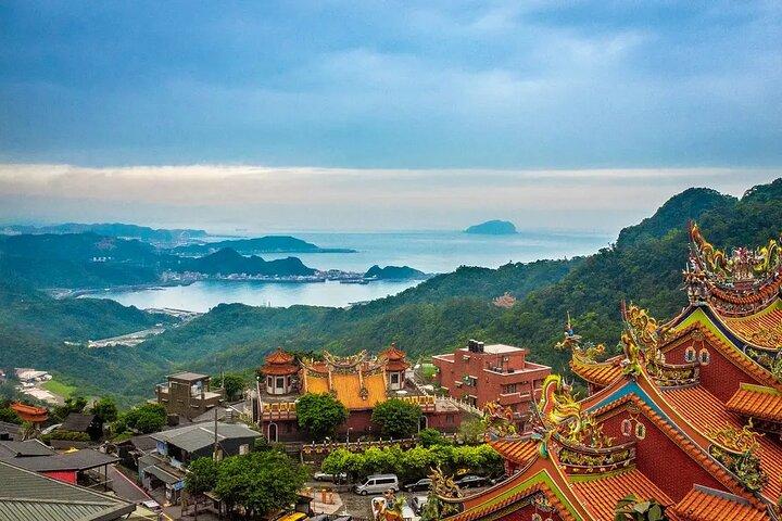 Private Day Trip to Jiufen, Shifen and Yehliu Park