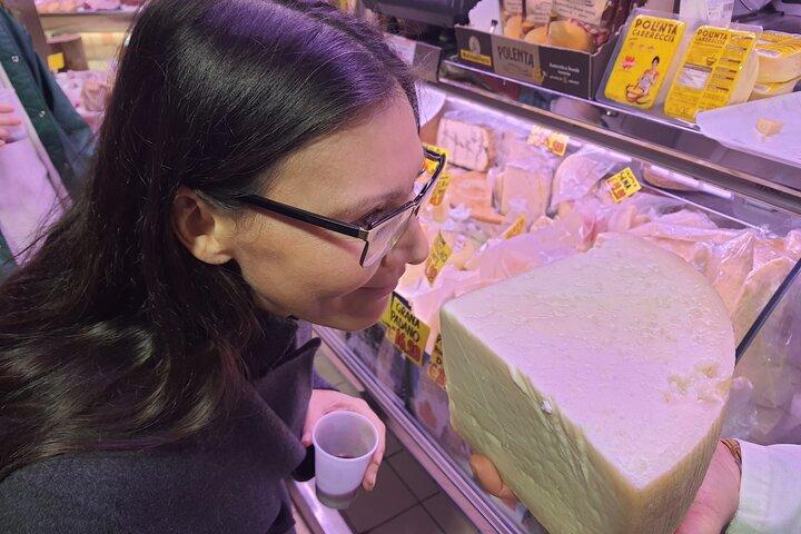 Rome City Center Largest Farmers Market and Street Food Tour