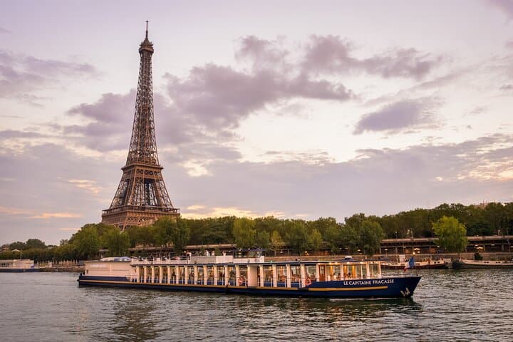 Paris Capitaine Fracasse 3 Course Seine River Dinner Cruise