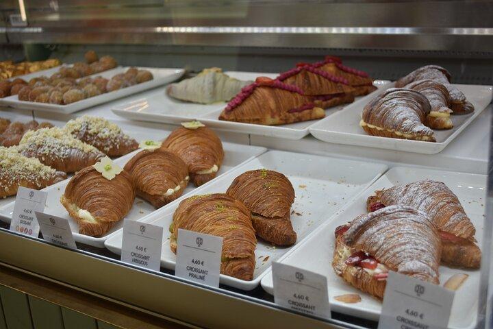 Barcelona Cultural Walking Tour with Food & Wine Tasting
