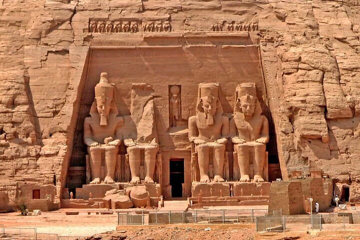 Private Day Trip to Abu Simbel Temple with Guide from Luxor