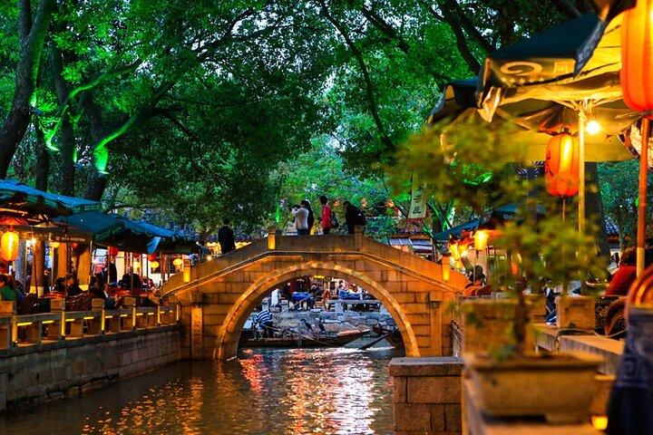 Tongli Water Town Private Day Trip from Shanghai with Tuisi Garden and Boat Ride