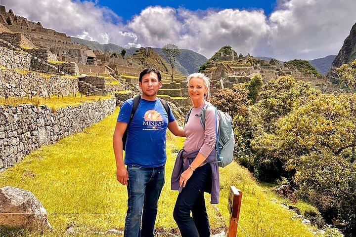 Sacred Valley Tour and Machupicchu 2D1N:
