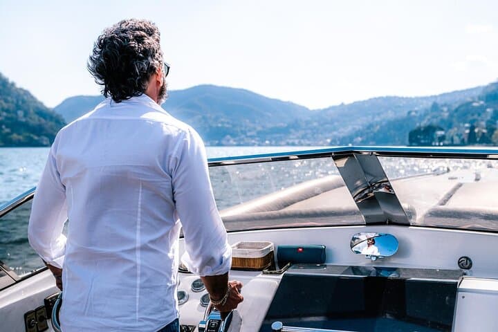Private Boat Tour with Captain and Prosecco Lake Como 5 Pax