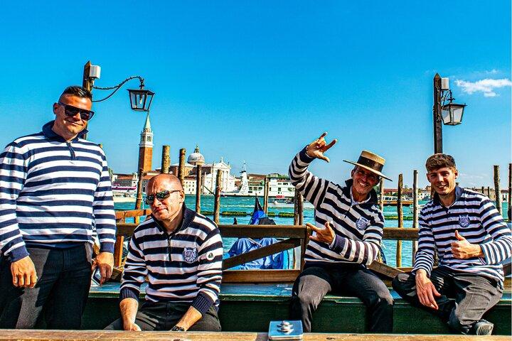 Venice Highlights with Local: Private Walking Tour & Gondola Ride