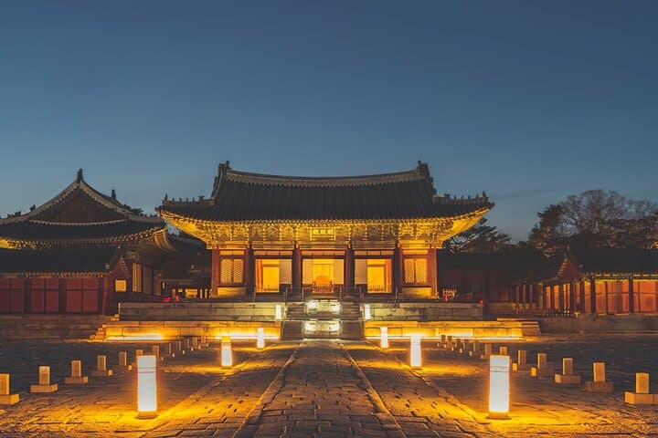 Seoul Night Palace & Market Food Tour with Vehicle