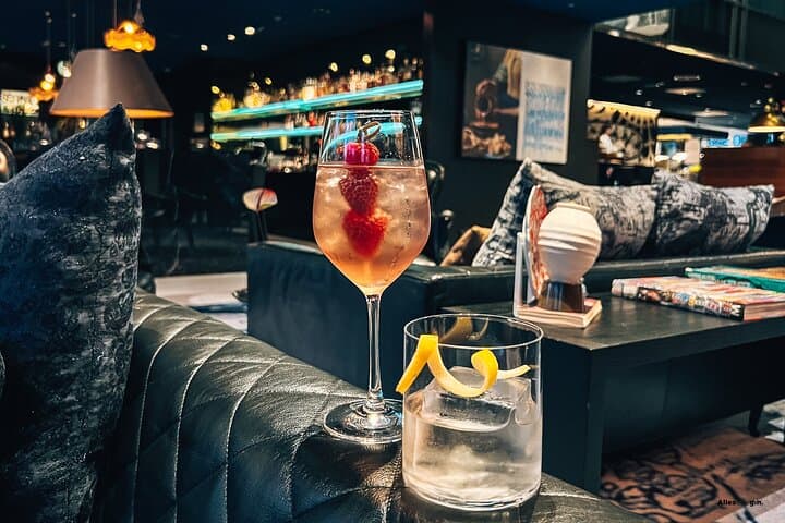 WOGO Cocktail Walking Tour in Amsterdam