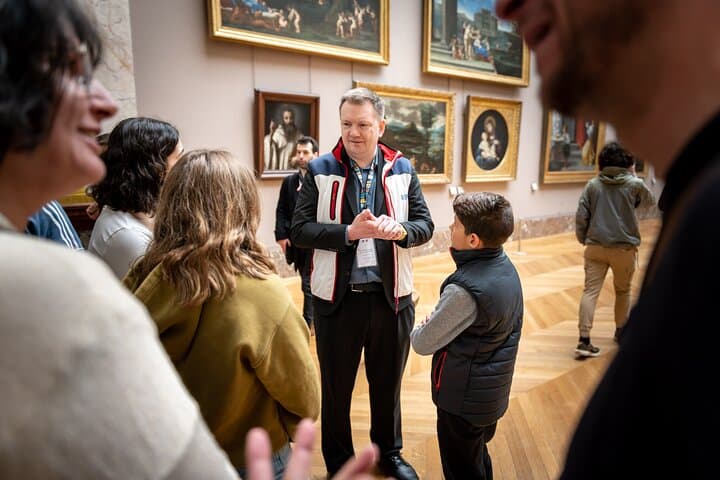 Louvre Museum : Kids-Friendly Private Tour with Entry Tickets