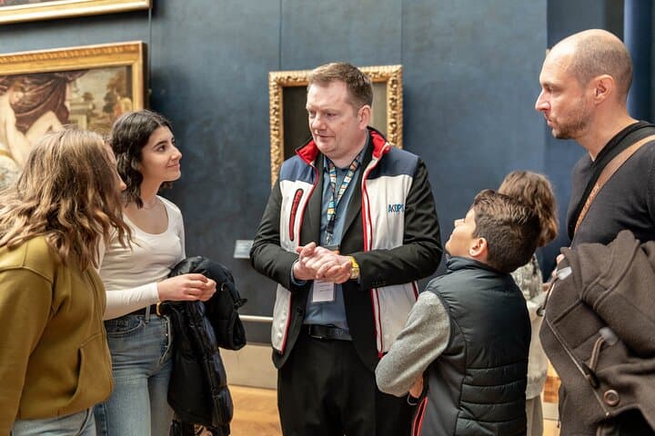 Louvre Museum : Kids-Friendly Private Tour with Entry Tickets