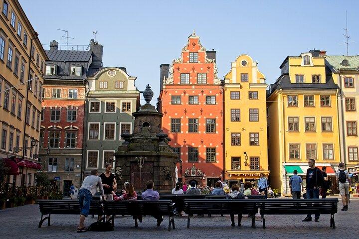 Stockholm: Old Town and City Guided Walking Tour