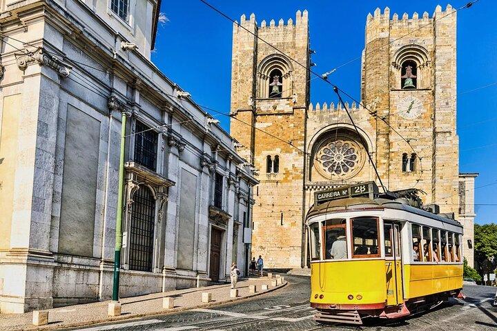 Lisbon City Private Tour With Hotel Pickup