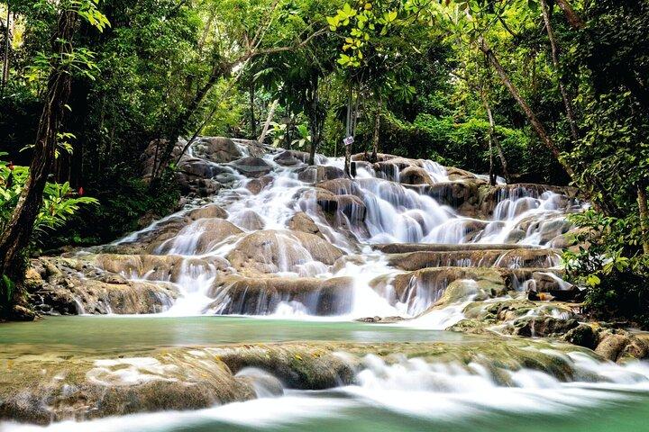 Dunn’s River & Blue Hole Day Trip with Lunch
