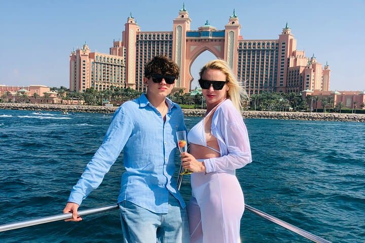 Dubai 2-Hour Mini Yacht Tour at The Palm, Burj Al Arab & Atlantis