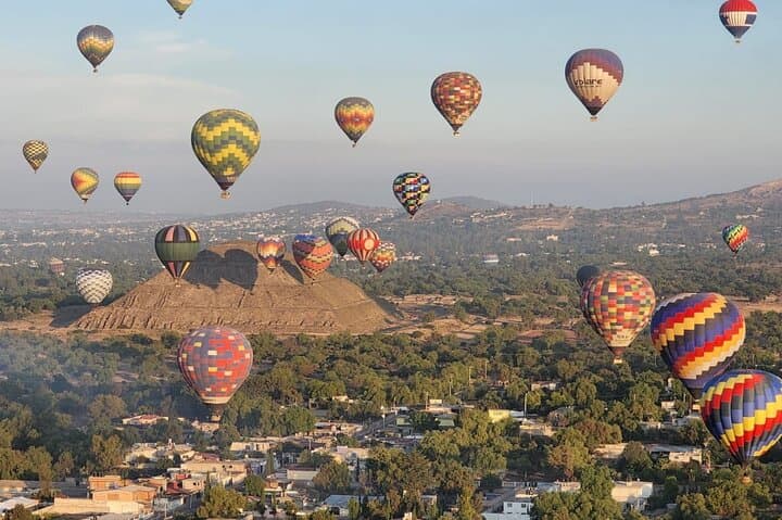 Balloon flight in Teotihuacán from Mexico City