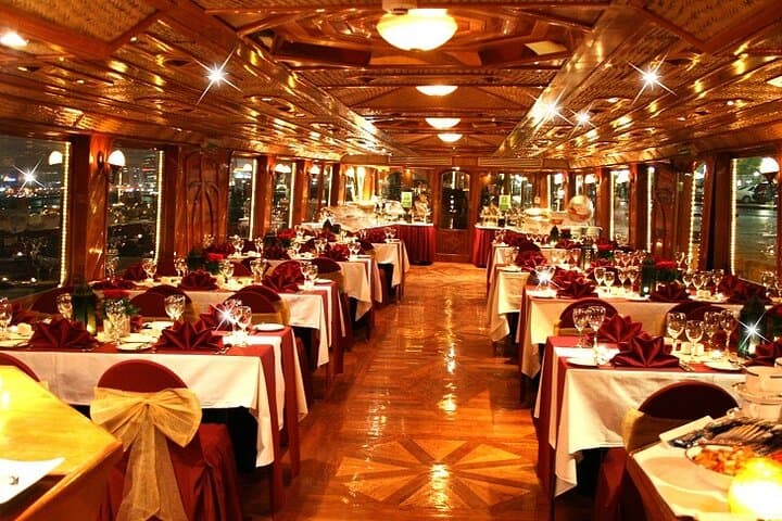 Dhow Cruise Dinner - Marina Dubai with Transfers