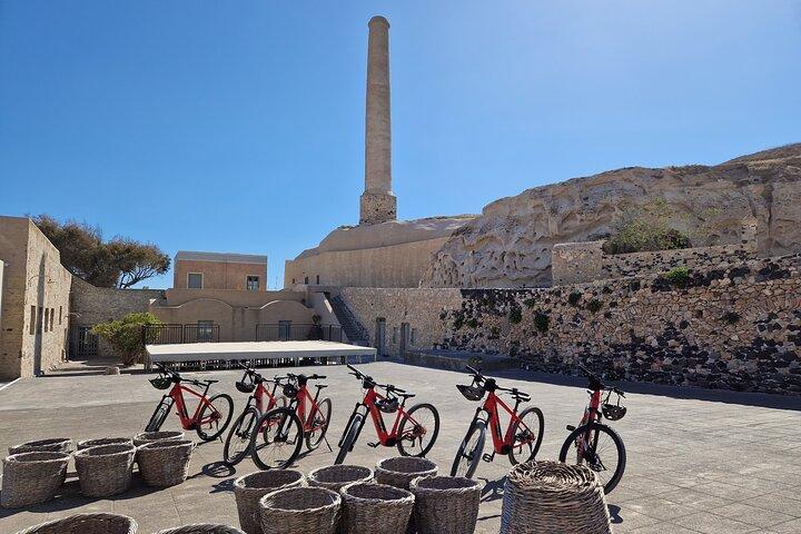 Santorini Small Group Guided E-bike Tour & Local Tomato Museum