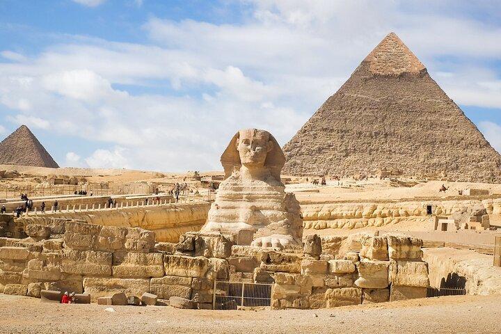 Pyramids & Museum: Private Tour of Cairo's Treasures