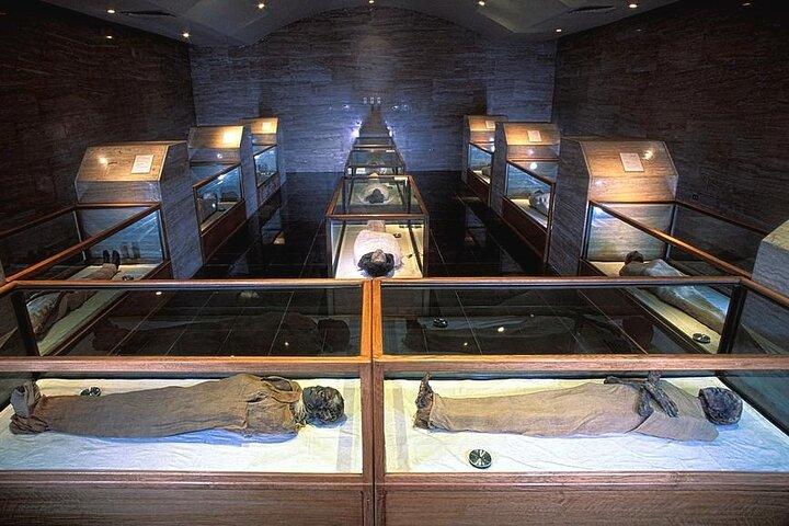 Pyramids & Museum: Private Tour of Cairo's Treasures