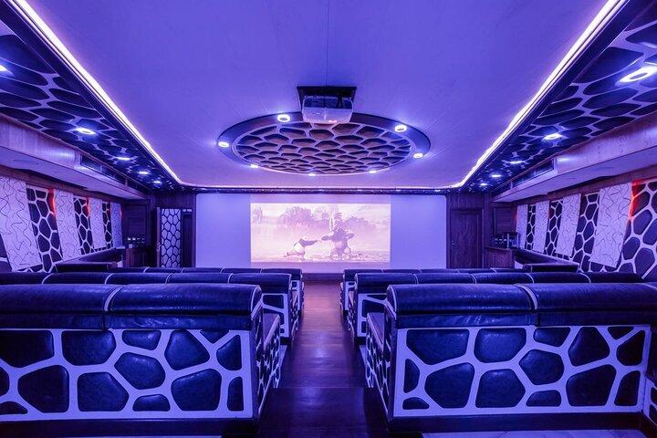 Dubai Lotus Mega Yacht Dinner Cruise