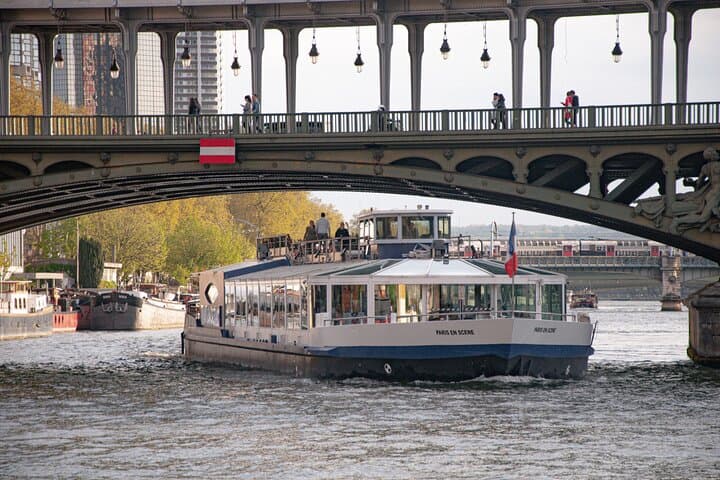 Paris en Scene 3 Course Seine River Dinner Cruise