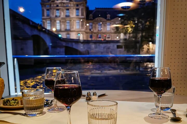 Paris Capitaine Fracasse 3 Course Seine River Dinner Cruise