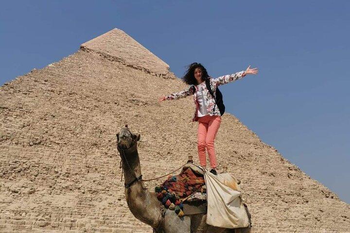 Guided tour to Pyramids of Giza, Sakkara & Memphis: Private Tour with Lunch