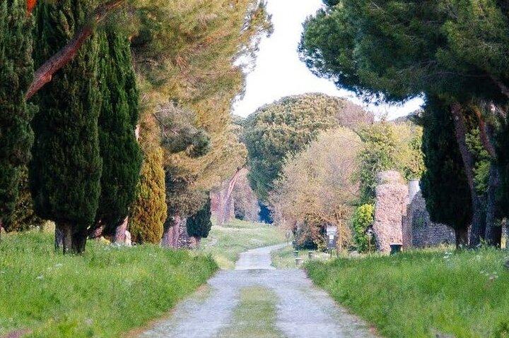Urban Trekking to the Appia Antica Park early in the morning