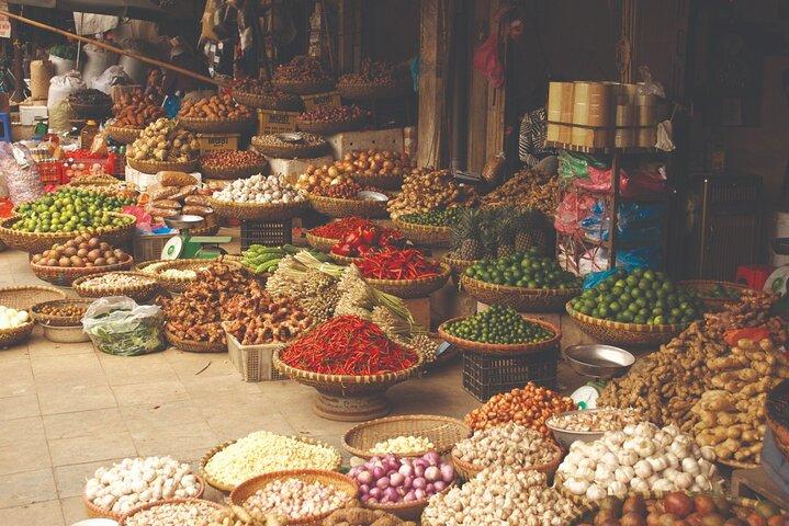Half Day Private Hanoi Traditional Cooking Class and Market Visit