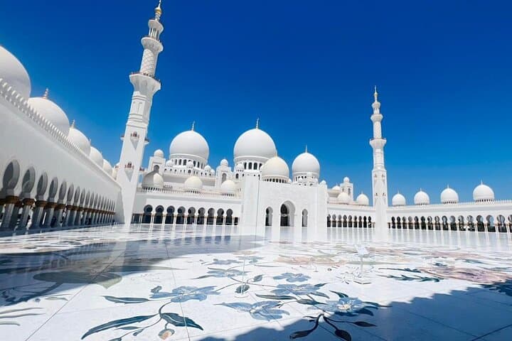 8 hours Abu Dhabi Grand Mosque and Qasar Al Watan Palace Tour