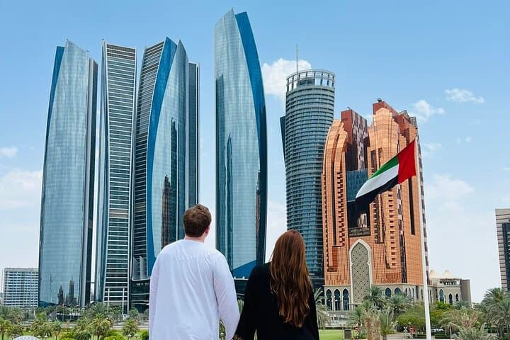 8 hours Abu Dhabi Grand Mosque and Qasar Al Watan Palace Tour