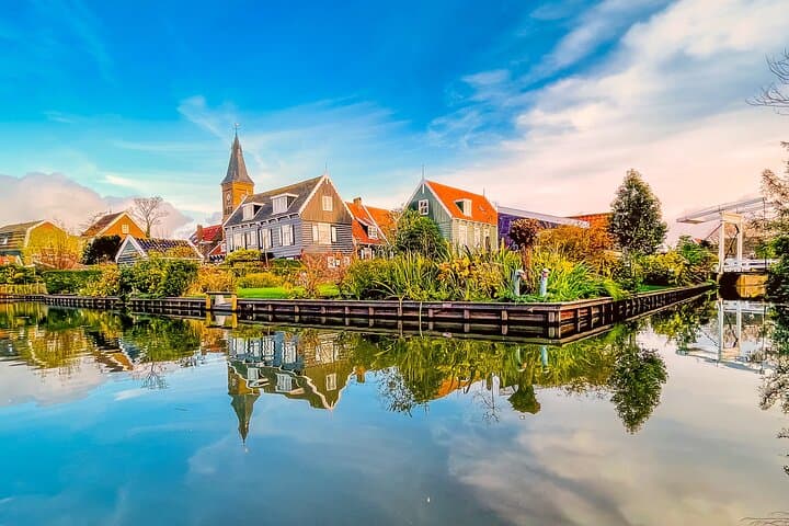 Private Tours to Zaanse Schans, windmill house, Volendam, Marken