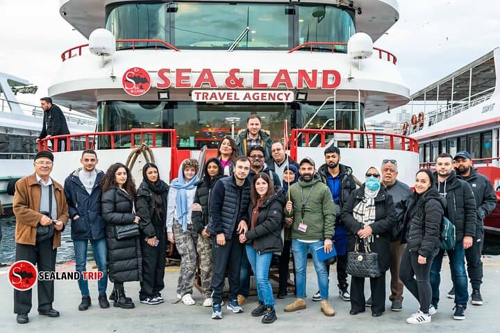Istanbul Bosphorus Boat Cruise Tour ( MORNİNG or SUNSET )
